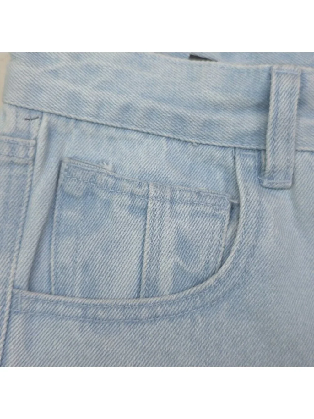 Volcom Billow Loose Fit Denim Jeans Boys Youth sz 14 27  Relaxed Rise Light Wash